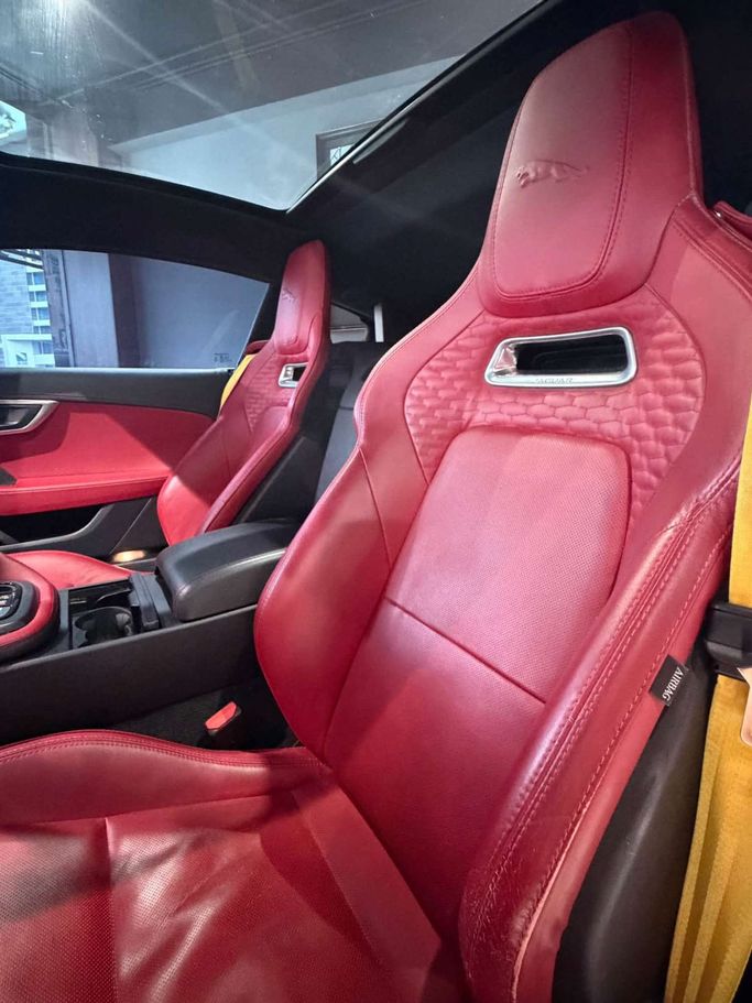 Used Jaguar F-Type I Facelift 2, 2.0 l, 2023 in Jordan, Amman by AL HAYDAR CARS, Grey color. Other | AUTO.AE | Listing #296480 — photo 12 of 13