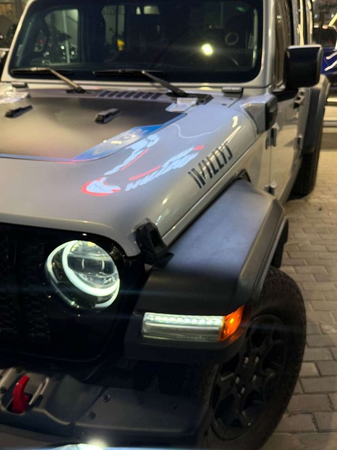 مستعملة Jeep Wrangler IV (JL)، 2.0 لتر، 2023 في الأردن، عمان من AL HAYDAR CARS، اللون فضي.  | AUTO.AE | إعلان #296523 — صورة 3 من 14