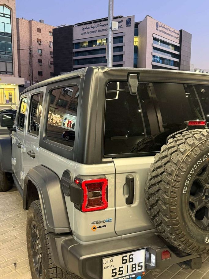 مستعملة Jeep Wrangler IV (JL)، 2.0 لتر، 2023 في الأردن، عمان من AL HAYDAR CARS، اللون فضي.  | AUTO.AE | إعلان #296523 — صورة 6 من 14
