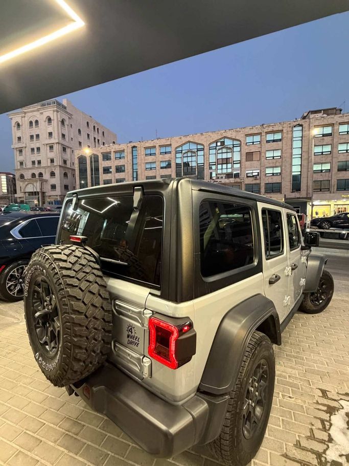 مستعملة Jeep Wrangler IV (JL)، 2.0 لتر، 2023 في الأردن، عمان من AL HAYDAR CARS، اللون فضي.  | AUTO.AE | إعلان #296523 — صورة 7 من 14