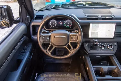 Новый Land Rover Defender 110 II, 2.0 л, 2025 в Иордания, Амман от SHAYBETH MOTORS Тёмно-бордовый цвет.  | AUTO.AE | Объявление #295640 — фото 5 из 10