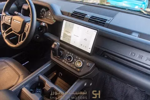 Новый Land Rover Defender 110 II, 2.0 л, 2025 в Иордания, Амман от SHAYBETH MOTORS Тёмно-бордовый цвет.  | AUTO.AE | Объявление #295640 — фото 6 из 10