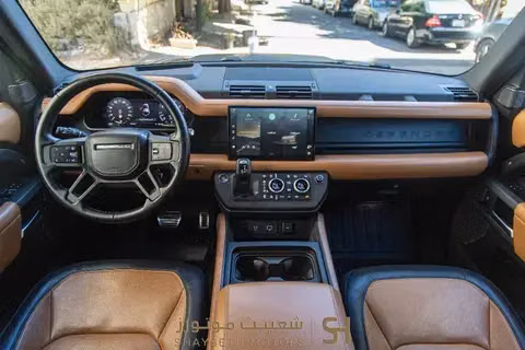 Подержанный Land Rover Defender 110 II, 2.0 л, 2024 в Иордания, Амман от SHAYBETH MOTORS Черный цвет. Европейская | AUTO.AE | Объявление #295678 — фото 4 из 9