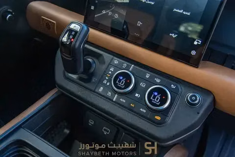 Подержанный Land Rover Defender 110 II, 2.0 л, 2024 в Иордания, Амман от SHAYBETH MOTORS Черный цвет. Европейская | AUTO.AE | Объявление #295678 — фото 7 из 9