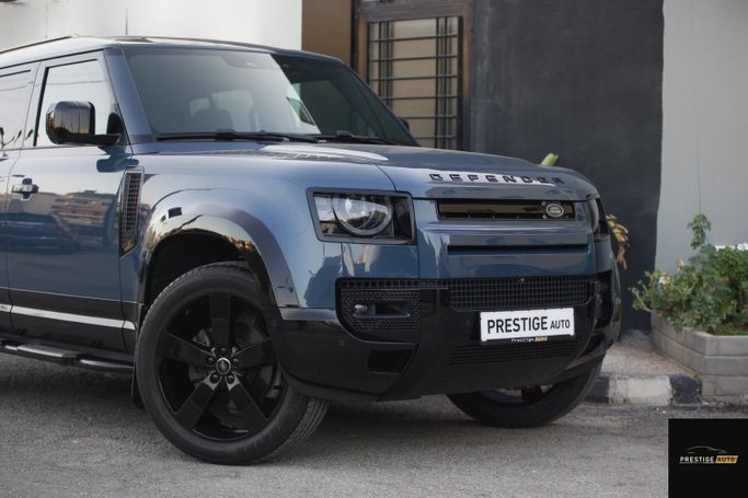 مستعملة Land Rover Defender 110 ثانياً، 2.0 لتر، 2025 في الأردن، عمان من PRESTIGE AUTO، اللون أزرق.  | AUTO.AE | إعلان #296164 — صورة 26 من 29