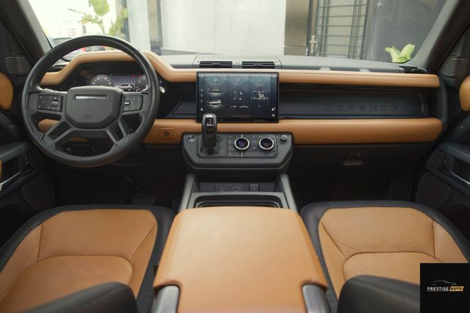 مستعملة Land Rover Defender 110 ثانياً، 3.0 لتر، 2024 في الأردن، عمان من PRESTIGE AUTO، اللون أسود.  | AUTO.AE | إعلان #296175 — صورة 15 من 33