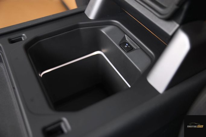 مستعملة Land Rover Defender 110 ثانياً، 3.0 لتر، 2024 في الأردن، عمان من PRESTIGE AUTO، اللون أسود.  | AUTO.AE | إعلان #296175 — صورة 16 من 33