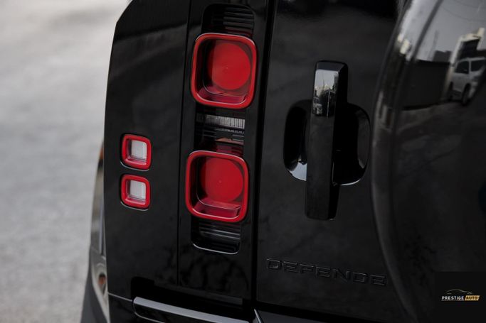 مستعملة Land Rover Defender 110 ثانياً، 3.0 لتر، 2024 في الأردن، عمان من PRESTIGE AUTO، اللون أسود.  | AUTO.AE | إعلان #296175 — صورة 30 من 33