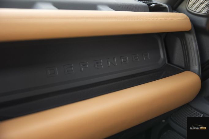 مستعملة Land Rover Defender 110 ثانياً، 2.0 لتر، 2024 في الأردن، عمان من PRESTIGE AUTO، اللون أسود.  | AUTO.AE | إعلان #296248 — صورة 16 من 36