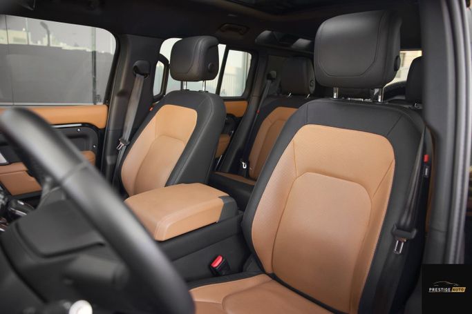 مستعملة Land Rover Defender 110 ثانياً، 2.0 لتر، 2024 في الأردن، عمان من PRESTIGE AUTO، اللون أسود.  | AUTO.AE | إعلان #296248 — صورة 6 من 36