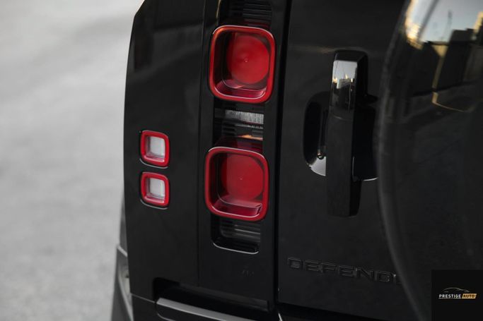 مستعملة Land Rover Defender 110 ثانياً، 2.0 لتر، 2024 في الأردن، عمان من PRESTIGE AUTO، اللون أسود.  | AUTO.AE | إعلان #296248 — صورة 33 من 36