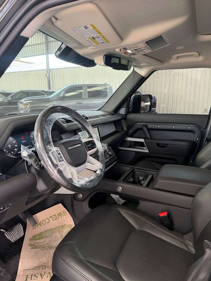 Подержанный Land Rover Defender 110 II, 2.0 л, 2024 в Иордания, Амман от AL HAYDAR CARS Серый цвет.  | AUTO.AE | Объявление #296524 — фото 10 из 14