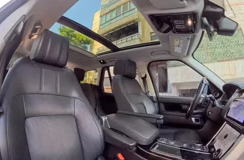 مستعملة Land Rover Range Rover Evoque P300 ثانياً، 2.0 لتر، 2020 في الأردن، عمان من SHAYBETH MOTORS، اللون أبيض. المواصفات الأمريكية | AUTO.AE | إعلان #295526 — صورة 8 من 10