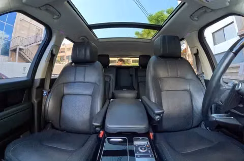 مستعملة Land Rover Range Rover Evoque P300 ثانياً، 2.0 لتر، 2020 في الأردن، عمان من SHAYBETH MOTORS، اللون أبيض. المواصفات الأمريكية | AUTO.AE | إعلان #295526 — صورة 9 من 10