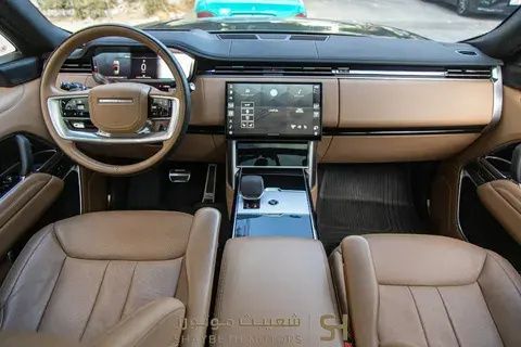 Подержанный Land Rover Range Rover P400 MHEV V (L460), 3.0 л, 2025 в Иордания, Амман от SHAYBETH MOTORS Зеленый цвет.  | AUTO.AE | Объявление #295551 — фото 4 из 9
