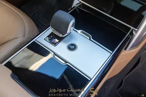 Подержанный Land Rover Range Rover P400 MHEV V (L460), 3.0 л, 2025 в Иордания, Амман от SHAYBETH MOTORS Зеленый цвет.  | AUTO.AE | Объявление #295551 — фото 7 из 9