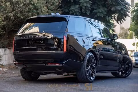Подержанный Land Rover Range Rover P550e V (L460), 3.0 л, 2025 в Иордания, Амман от SHAYBETH MOTORS Черный цвет.  | AUTO.AE | Объявление #295690 — фото 3 из 10