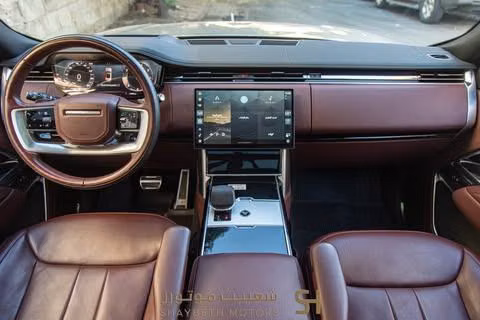 Подержанный Land Rover Range Rover P550e V (L460), 3.0 л, 2025 в Иордания, Амман от SHAYBETH MOTORS Черный цвет.  | AUTO.AE | Объявление #295690 — фото 4 из 10
