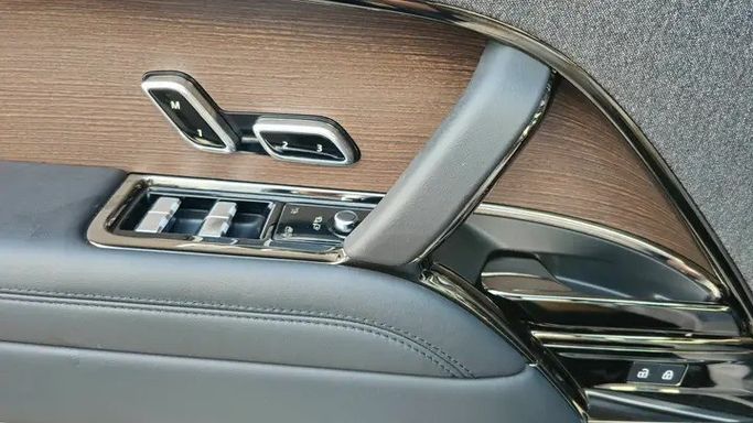 مستعملة Land Rover Range Rover Sport P400 MHEV III (L461)، 3.0 لتر، 2024 في الأردن، عمان من BASMAN AUTO، اللون أزرق. المواصفات الأمريكية | AUTO.AE | إعلان #296107 — صورة 13 من 17