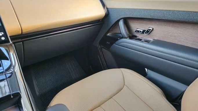 مستعملة Land Rover Range Rover Sport P400 MHEV III (L461)، 3.0 لتر، 2024 في الأردن، عمان من BASMAN AUTO، اللون أزرق. المواصفات الأمريكية | AUTO.AE | إعلان #296107 — صورة 16 من 17