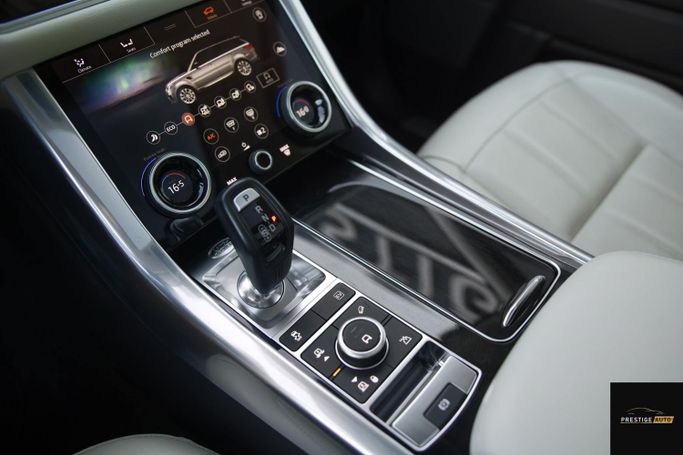 مستعملة Land Rover Range Rover Sport P400 MHEV II (L494) Facelift، 3.0 لتر، 2022 في الأردن، عمان من PRESTIGE AUTO، اللون فضي.  | AUTO.AE | إعلان #296247 — صورة 11 من 31