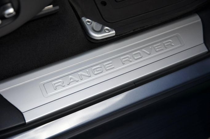 مستعملة Land Rover Range Rover Sport P300 II (L494) Facelift، 2.0 لتر، 2018 في الأردن، عمان من PRESTIGE AUTO، اللون أزرق فاتح.  | AUTO.AE | إعلان #296257 — صورة 23 من 40