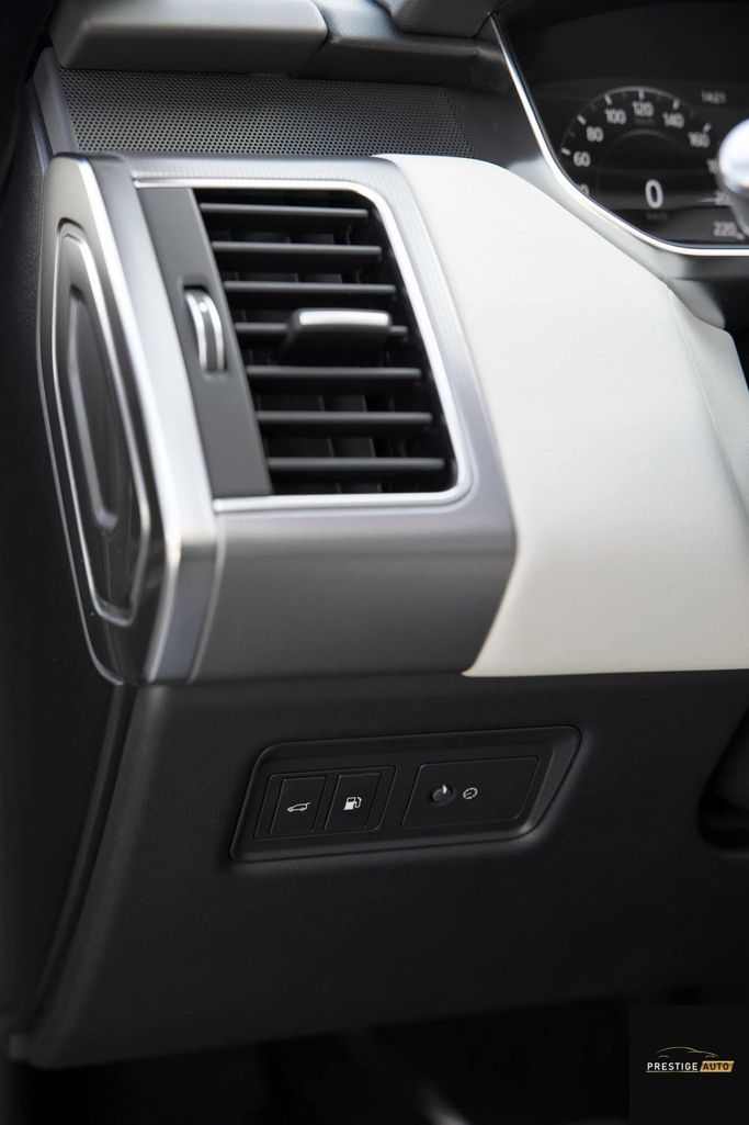مستعملة Land Rover Range Rover Sport P400 MHEV II (L494) Facelift، 3.0 لتر، 2020 في الأردن، عمان من PRESTIGE AUTO، اللون أحمر.  | AUTO.AE | إعلان #296267 — صورة 18 من 35