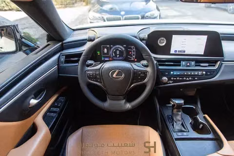 مستعملة Lexus ES 300h فيس ليفت السابع، 2.5 لتر، 2023 في الأردن، عمان من SHAYBETH MOTORS، اللون أبيض.  | AUTO.AE | إعلان #295616 — صورة 5 من 10