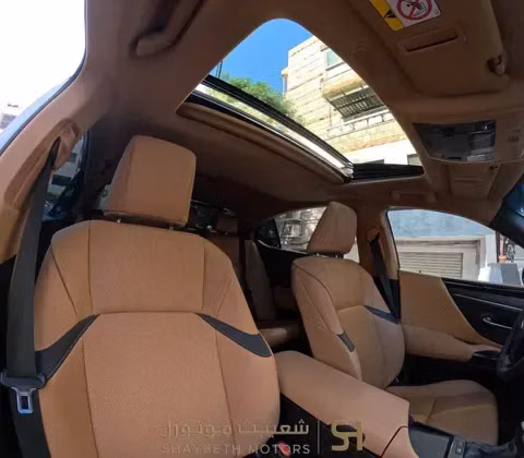 مستعملة Lexus ES 300h فيس ليفت السابع، 2.5 لتر، 2023 في الأردن، عمان من SHAYBETH MOTORS، اللون أبيض.  | AUTO.AE | إعلان #295616 — صورة 8 من 10