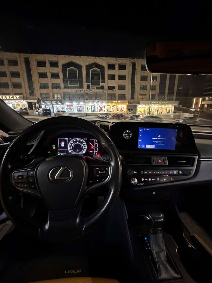 Used Lexus ES 300h VII (XZ10) Facelift, 2.5 l, 2023 in Jordan, Amman by AL HAYDAR CARS, White color.  | AUTO.AE | Listing #296528 — photo 13 of 13