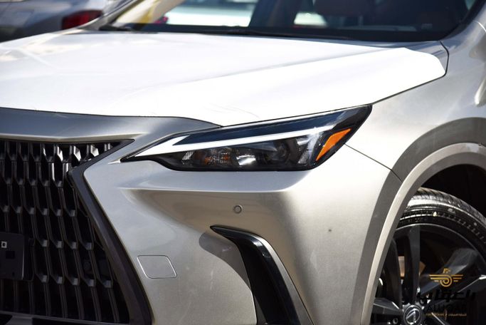 جديدة Lexus NX 350h ثانياً، 2.5 لتر، 2025 في الأردن، عمان من AL UQAB TRADING، اللون فضي.  | AUTO.AE | إعلان #295644 — صورة 4 من 20