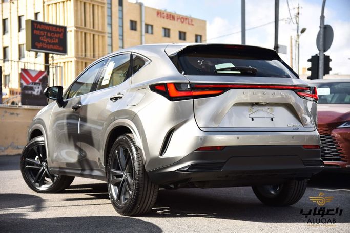 جديدة Lexus NX 350h ثانياً، 2.5 لتر، 2025 في الأردن، عمان من AL UQAB TRADING، اللون فضي.  | AUTO.AE | إعلان #295644 — صورة 5 من 20