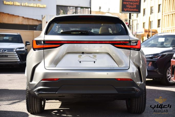 جديدة Lexus NX 350h ثانياً، 2.5 لتر، 2025 في الأردن، عمان من AL UQAB TRADING، اللون فضي.  | AUTO.AE | إعلان #295644 — صورة 6 من 20