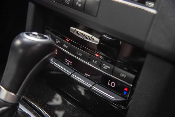 Подержанный Mercedes-Benz E-Class 200 IV (W212, S212, C207), 1.8 л, 2010 в Иордания, Амман от AL FURSAN MOTORS Черный цвет.  | AUTO.AE | Объявление #296417 — фото 12 из 18