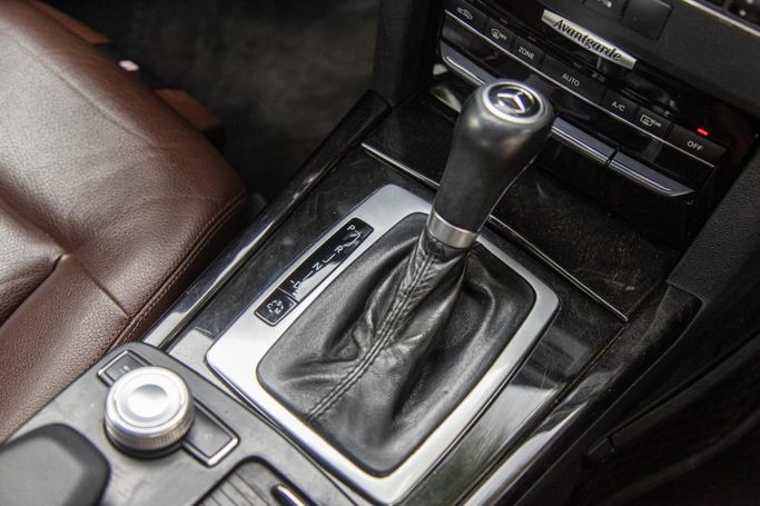 Подержанный Mercedes-Benz E-Class 200 IV (W212, S212, C207), 1.8 л, 2010 в Иордания, Амман от AL FURSAN MOTORS Черный цвет.  | AUTO.AE | Объявление #296417 — фото 13 из 18