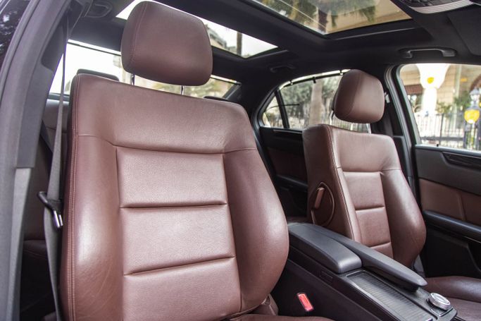 Подержанный Mercedes-Benz E-Class 200 IV (W212, S212, C207), 1.8 л, 2010 в Иордания, Амман от AL FURSAN MOTORS Черный цвет.  | AUTO.AE | Объявление #296417 — фото 15 из 18