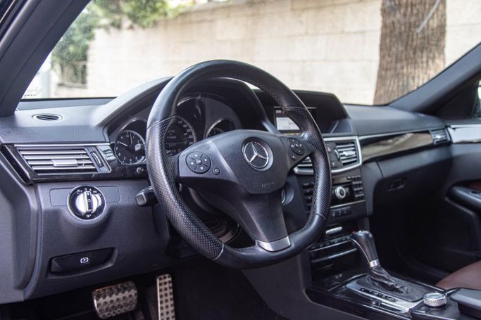 Подержанный Mercedes-Benz E-Class 200 IV (W212, S212, C207), 1.8 л, 2010 в Иордания, Амман от AL FURSAN MOTORS Черный цвет.  | AUTO.AE | Объявление #296417 — фото 16 из 18