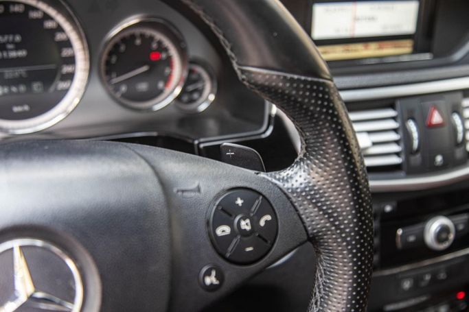 Подержанный Mercedes-Benz E-Class 200 IV (W212, S212, C207), 1.8 л, 2010 в Иордания, Амман от AL FURSAN MOTORS Черный цвет.  | AUTO.AE | Объявление #296417 — фото 10 из 18