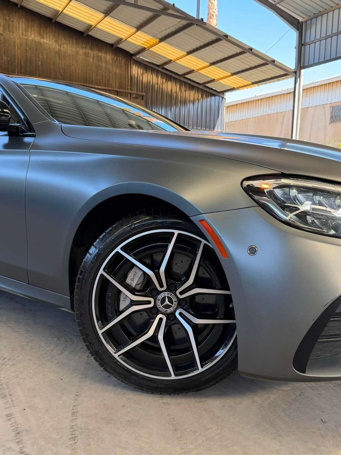 Подержанный Mercedes-Benz E-Class 350 V (W213, S213, C238) Рестайлинг, 2.0 л, 2021 в Иордания, Амман от AL HAYDAR CARS Серый цвет.  | AUTO.AE | Объявление #296545 — фото 4 из 14
