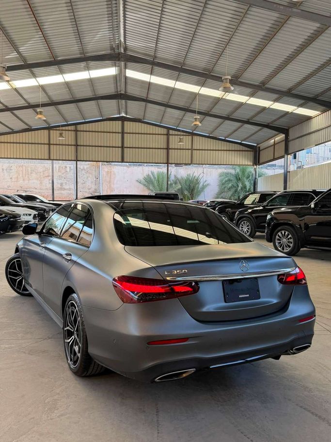 Подержанный Mercedes-Benz E-Class 350 V (W213, S213, C238) Рестайлинг, 2.0 л, 2021 в Иордания, Амман от AL HAYDAR CARS Серый цвет.  | AUTO.AE | Объявление #296545 — фото 6 из 14