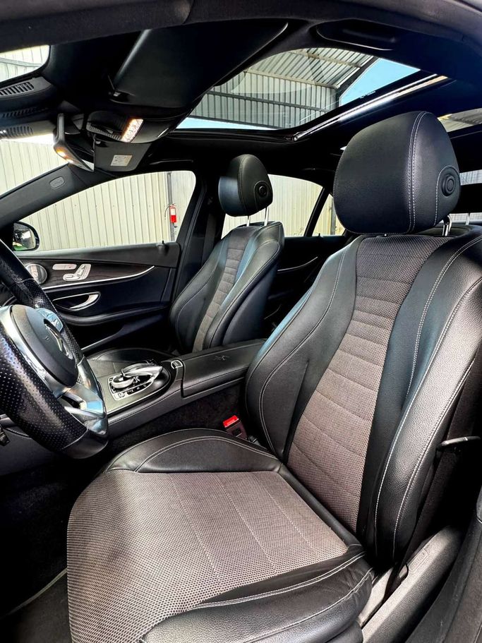 Used Mercedes-Benz E-Class 200 V (W213, S213, C238), 2.0 l, 2020 in Jordan, Amman by AL HAYDAR CARS, Black color.  | AUTO.AE | Listing #296554 — photo 10 of 14