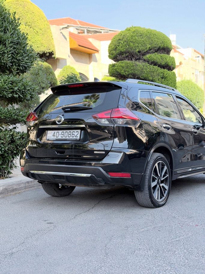 Used Nissan X-Trail III (T32) Facelift, 2.0 l, 2020 in Jordan, Amman by AL FURSAN MOTORS, Black color.  | AUTO.AE | Listing #296448 — photo 10 of 11