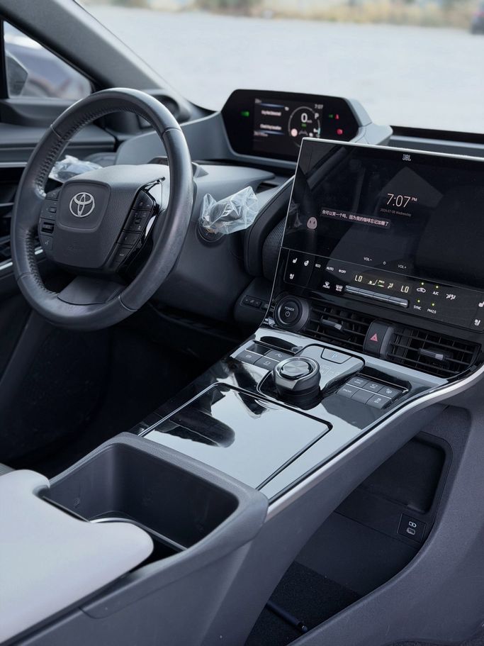 Used Toyota bZ4X I, 2023 in Jordan, Amman by AL FURSAN MOTORS, White color.  | AUTO.AE | Listing #296419 — photo 3 of 11