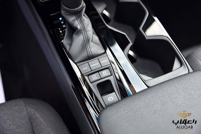 Новый Toyota Camry IX (XV80), 2.5 л, 2026 в Иордания, Амман от AL UQAB TRADING Серый цвет.  | AUTO.AE | Объявление #295596 — фото 18 из 23