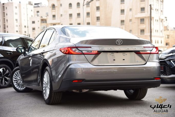 Новый Toyota Camry IX (XV80), 2.5 л, 2026 в Иордания, Амман от AL UQAB TRADING Серый цвет.  | AUTO.AE | Объявление #295596 — фото 6 из 23