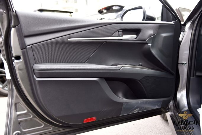 Новый Toyota Camry IX (XV80), 2.5 л, 2026 в Иордания, Амман от AL UQAB TRADING Серый цвет.  | AUTO.AE | Объявление #295596 — фото 10 из 23