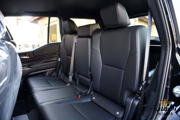 New Toyota Land Cruiser Prado 250 Series, 2.4 l, 2025 in Jordan, Amman by AL UQAB TRADING, Black color.  | AUTO.AE | Listing #295677 — photo 11 of 21