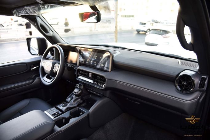 New Toyota Land Cruiser Prado 250 Series, 2.4 l, 2025 in Jordan, Amman by AL UQAB TRADING, Black color.  | AUTO.AE | Listing #295677 — photo 17 of 21