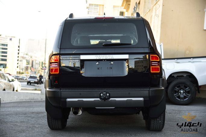 New Toyota Land Cruiser Prado 250 Series, 2.4 l, 2025 in Jordan, Amman by AL UQAB TRADING, Black color.  | AUTO.AE | Listing #295677 — photo 5 of 21