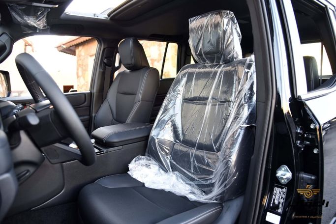 New Toyota Land Cruiser Prado 250 Series, 2.4 l, 2025 in Jordan, Amman by AL UQAB TRADING, Black color.  | AUTO.AE | Listing #295677 — photo 9 of 21